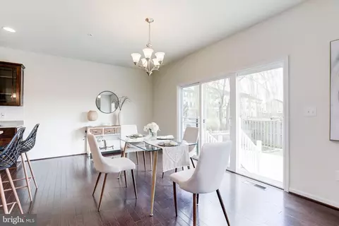 Dining - 3502 Doc Berlin Dr, Silver Spring, MD 20906 photo 4 of 6