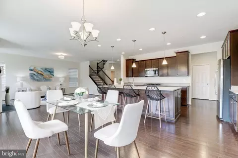 Dining - 3502 Doc Berlin Dr, Silver Spring, MD 20906 photo 2 of 6