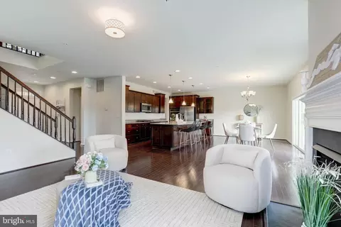 Living - 3502 Doc Berlin Dr, Silver Spring, MD 20906 photo 3 of 7
