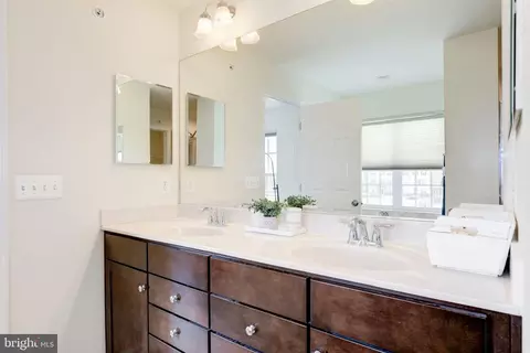 Bath - 3502 Doc Berlin Dr, Silver Spring, MD 20906 photo 3 of 10