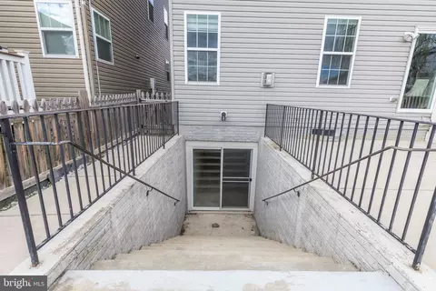 Exterior - 3502 Doc Berlin Dr, Silver Spring, MD 20906 photo 7 of 12