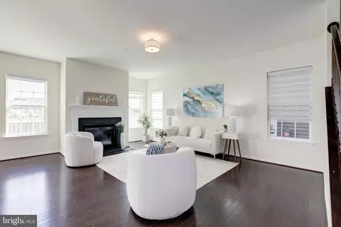 Living - 3502 Doc Berlin Dr, Silver Spring, MD 20906 photo 2 of 7