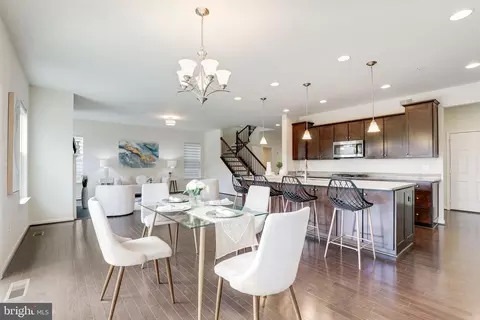 Dining - 3502 Doc Berlin Dr, Silver Spring, MD 20906 photo 3 of 6