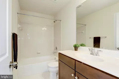 Bath - 3502 Doc Berlin Dr, Silver Spring, MD 20906 photo 7 of 10
