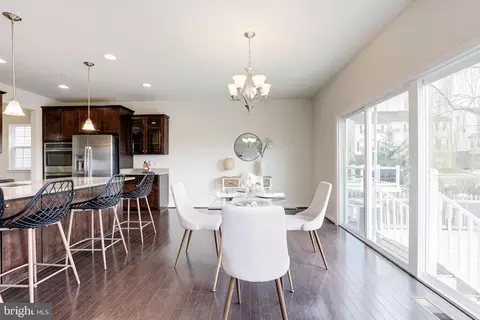 Dining - 3502 Doc Berlin Dr, Silver Spring, MD 20906 photo 5 of 6
