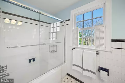 Bath - 418 Quaint Acres Dr, Silver Spring, MD 20904 photo 6 of 7