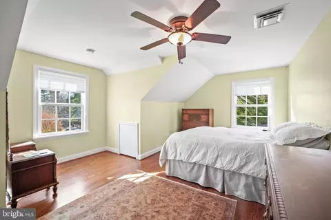 Bedroom - 418 Quaint Acres Dr, Silver Spring, MD 20904 photo 5 of 9