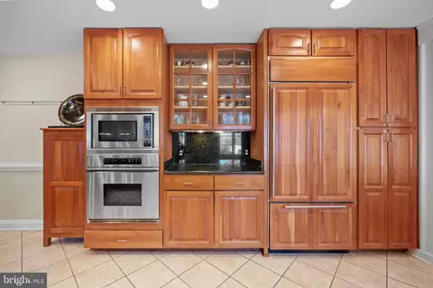Kitchen - 418 Quaint Acres Dr, Silver Spring, MD 20904 photo 4 of 10