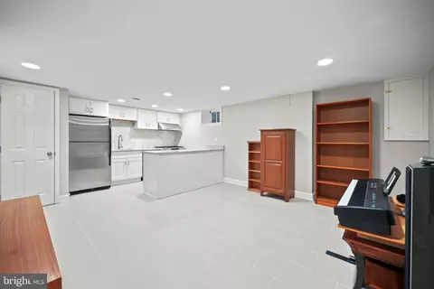 Kitchen - 418 Quaint Acres Dr, Silver Spring, MD 20904 photo 10 of 10