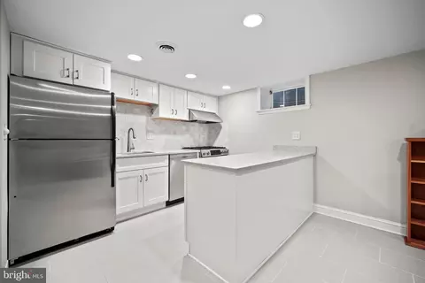 Kitchen - 418 Quaint Acres Dr, Silver Spring, MD 20904 photo 8 of 10