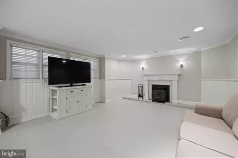 Living - 418 Quaint Acres Dr, Silver Spring, MD 20904 photo 11 of 11