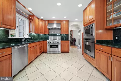 Kitchen - 418 Quaint Acres Dr, Silver Spring, MD 20904 photo 1 of 10