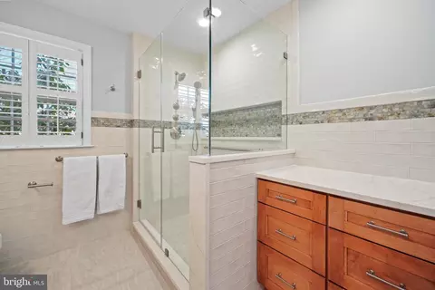 Bath - 418 Quaint Acres Dr, Silver Spring, MD 20904 photo 4 of 7