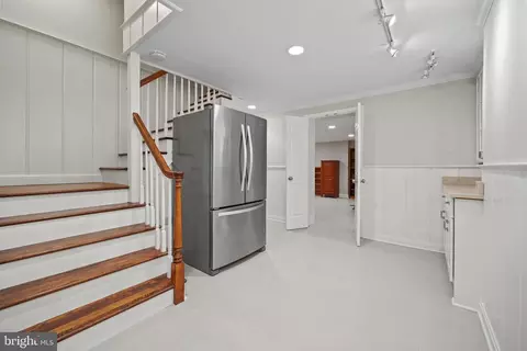 Entry Way - 418 Quaint Acres Dr, Silver Spring, MD 20904 photo 3 of 3