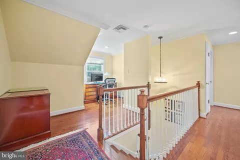 Entry Way - 418 Quaint Acres Dr, Silver Spring, MD 20904 photo 2 of 3