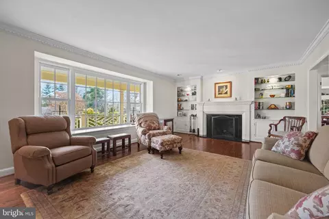 Living - 418 Quaint Acres Dr, Silver Spring, MD 20904 photo 2 of 11
