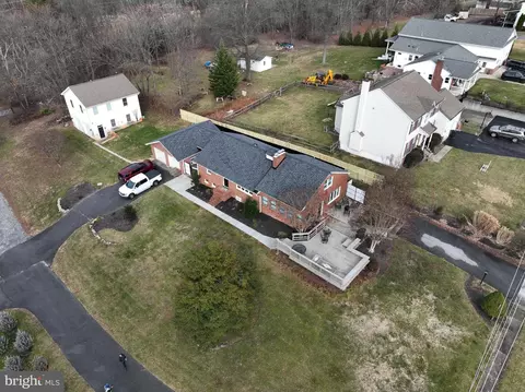 10405 Lewis Dr, Damascus, MD 20872