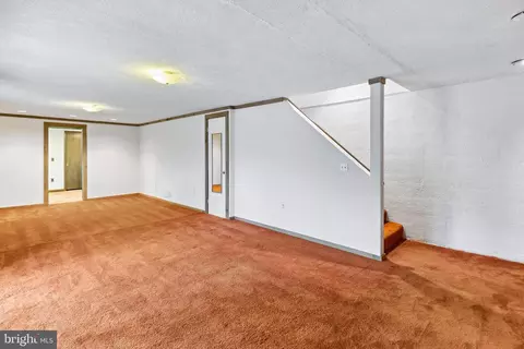 Bedroom - 819 Jonker Ct, Gaithersburg, MD 20878 photo 5 of 6