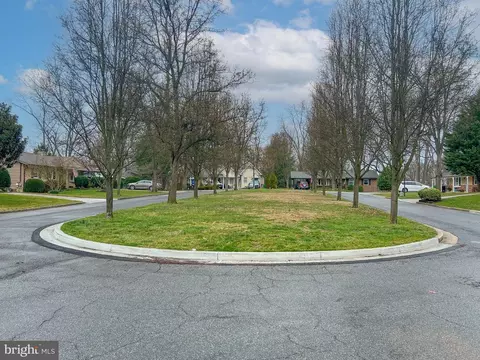 Exterior - 819 Jonker Ct, Gaithersburg, MD 20878 photo 10 of 13
