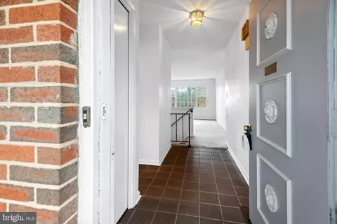 Entry Way - 819 Jonker Ct, Gaithersburg, MD 20878 photo 1 of 3