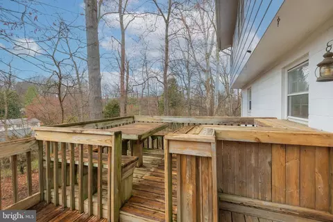 Exterior - 819 Jonker Ct, Gaithersburg, MD 20878 photo 7 of 13