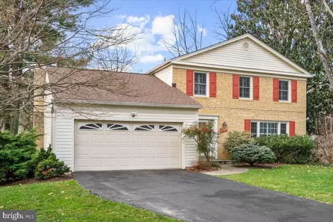 425 Feather Rock Dr, Rockville, MD 20850