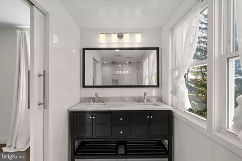 Bath - 179 Randolph Rd, Silver Spring, MD 20904 photo 4 of 7