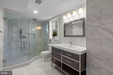 Bath - 179 Randolph Rd, Silver Spring, MD 20904 photo 7 of 7
