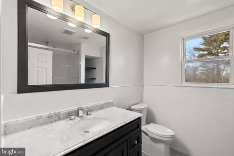 Bath - 179 Randolph Rd, Silver Spring, MD 20904 photo 6 of 7