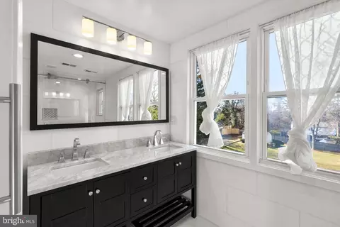 Bath - 179 Randolph Rd, Silver Spring, MD 20904 photo 3 of 7
