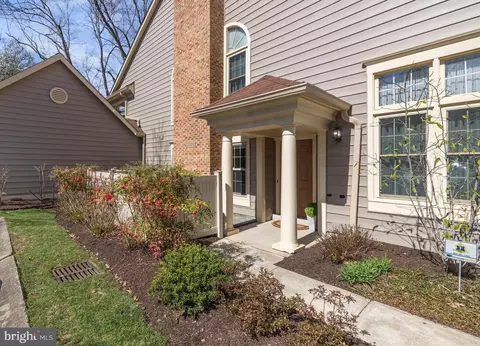 5711 Mayfair Manor Dr #85, Rockville, MD 20852