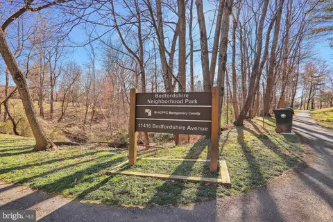 View/Area - 11140 Korman Dr, Potomac, MD 20854 photo 3 of 6