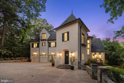 8216 Caraway St, Cabin John, MD 20818