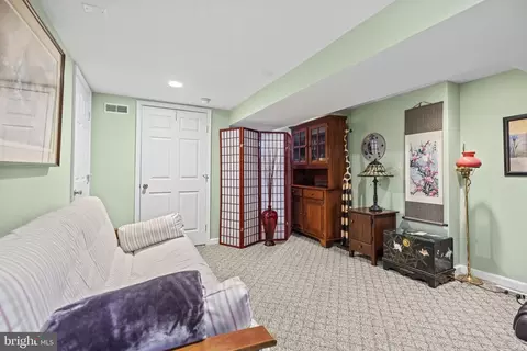 Living - 803 Venice Dr, Silver Spring, MD 20904 photo 8 of 8