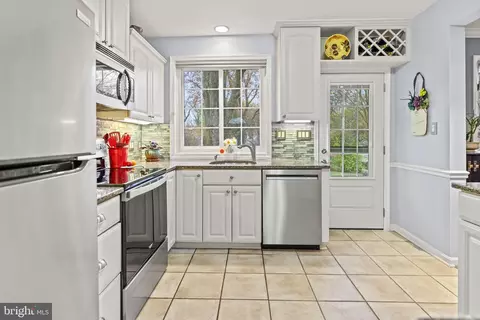 Kitchen - 803 Venice Dr, Silver Spring, MD 20904 photo 2 of 3