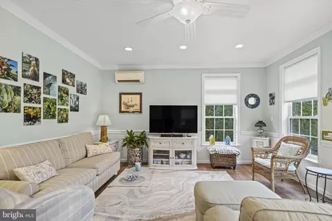 Living - 803 Venice Dr, Silver Spring, MD 20904 photo 7 of 8