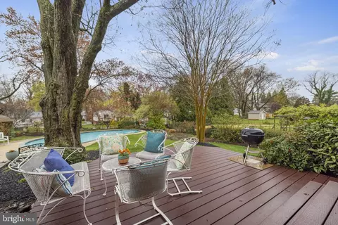 Exterior - 803 Venice Dr, Silver Spring, MD 20904 photo 4 of 7