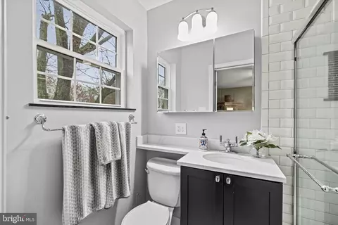 Bath - 803 Venice Dr, Silver Spring, MD 20904 photo 1 of 4