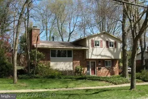 1718 Wilmart St, Rockville, MD 20852