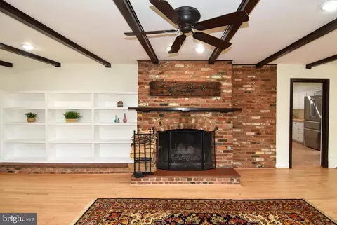 Living - 9406 Bruce Dr, Silver Spring, MD 20901 photo 2 of 8