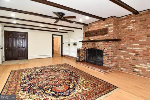 Living - 9406 Bruce Dr, Silver Spring, MD 20901 photo 4 of 8