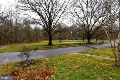 View/Area - 9406 Bruce Dr, Silver Spring, MD 20901 photo 2 of 2