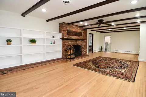 Living - 9406 Bruce Dr, Silver Spring, MD 20901 photo 7 of 8