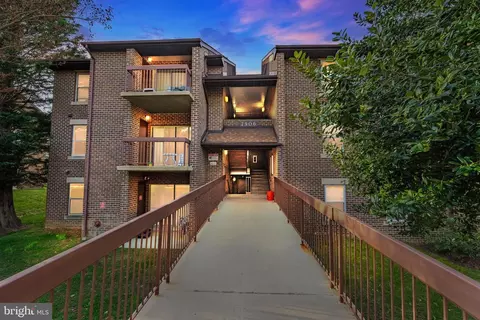 7906 Pearlbush Dr #203, Gaithersburg, MD 20879
