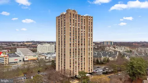 9701 Fields Rd #1704, Gaithersburg, MD 20878