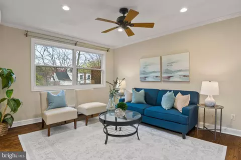 7219 Flower Ave #8, Takoma Park, MD 20912