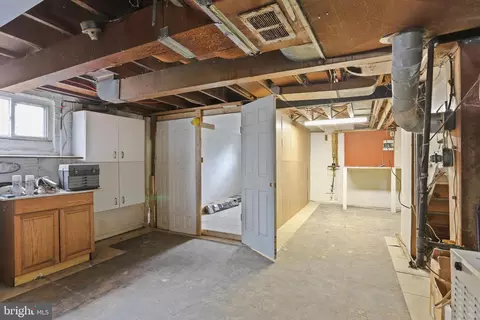 Exterior - 12050 Milton St, Silver Spring, MD 20902 photo 9 of 10
