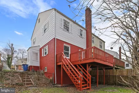 Exterior - 12050 Milton St, Silver Spring, MD 20902 photo 7 of 10