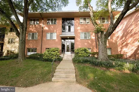 10208 Rockville Pike #202, Rockville, MD 20852