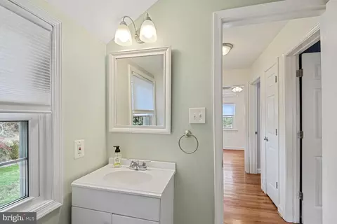 Bath - 10610 Lorain Ave, Silver Spring, MD 20901 photo 3 of 5